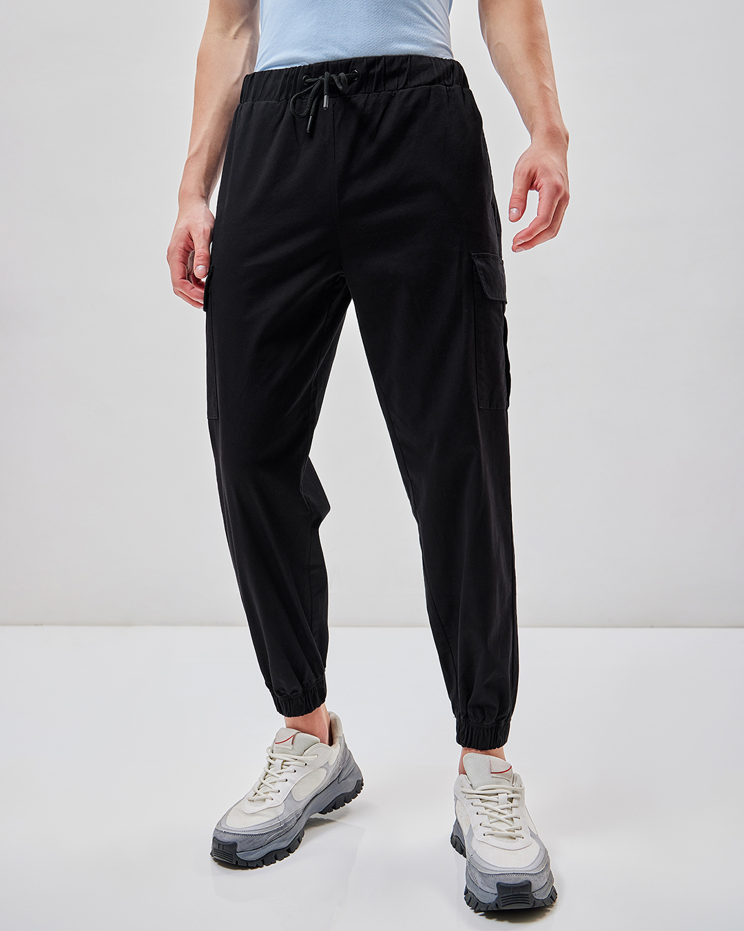 Buy Men S Black Oversized Cargo Joggers Online At Bewakoof