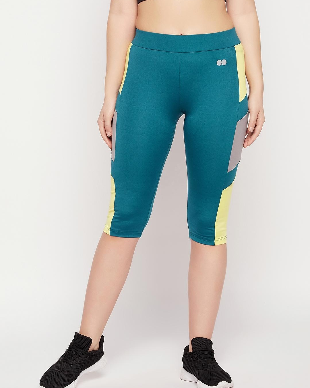 Buy Women S Blue Color Block Slim Fit Activewear Capri Online At Bewakoof