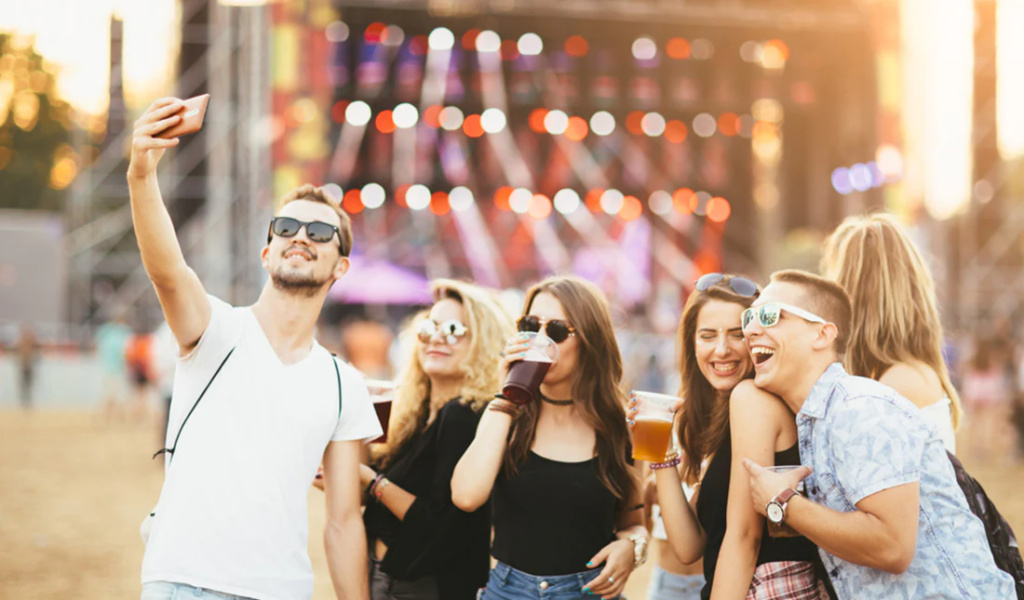 Tips on Dressing for Festivals & Concerts