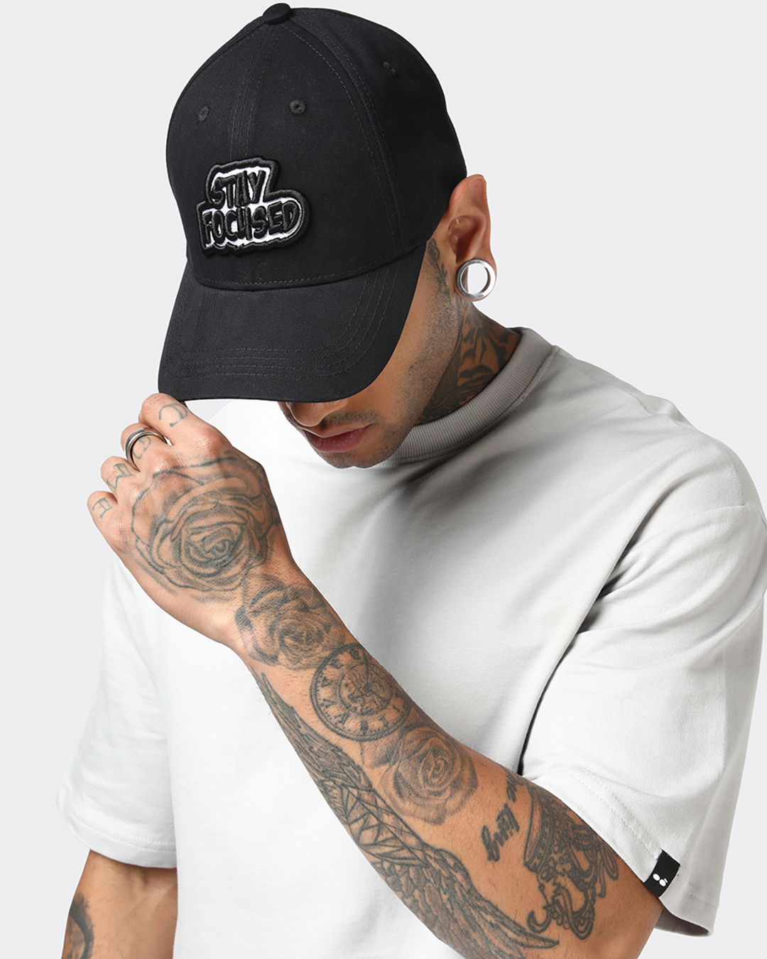 Buy Unisex Black Stay Focused Embroidered Baseball Cap Online in India ...