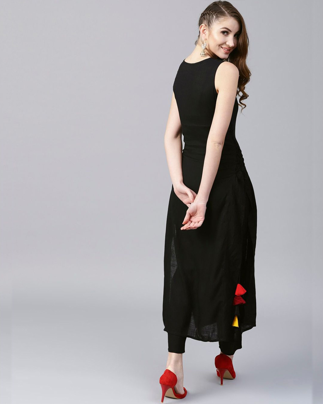 Shop Black Solid Sleeveless Long Kurta With Side Tassel Details-Back