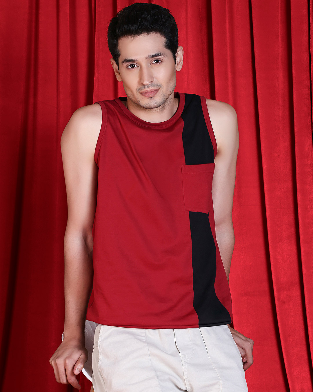 

Cherry Red Color Block Pocket Vest Men' Round Neck Plain Pocket Panel Vest Bewakoof.com, Red-black