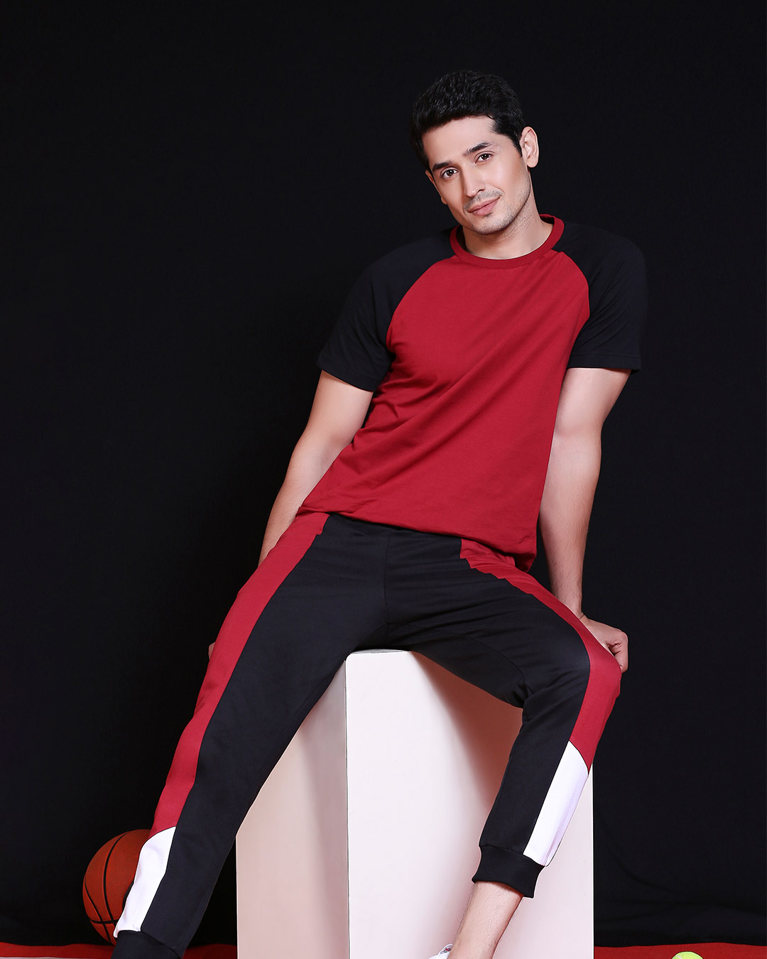 

Cherry Red Half Sleeve Raglan T-Shirt Men' Plain Half Sleeve Raglan T-Shirt Bewakoof.com, Red-black