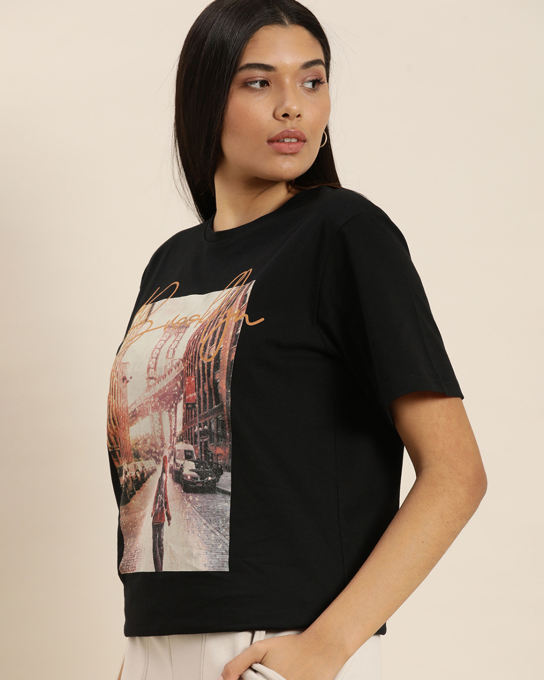 Shop Women's Black Graphic Oversized Fit T Shirt-Back
