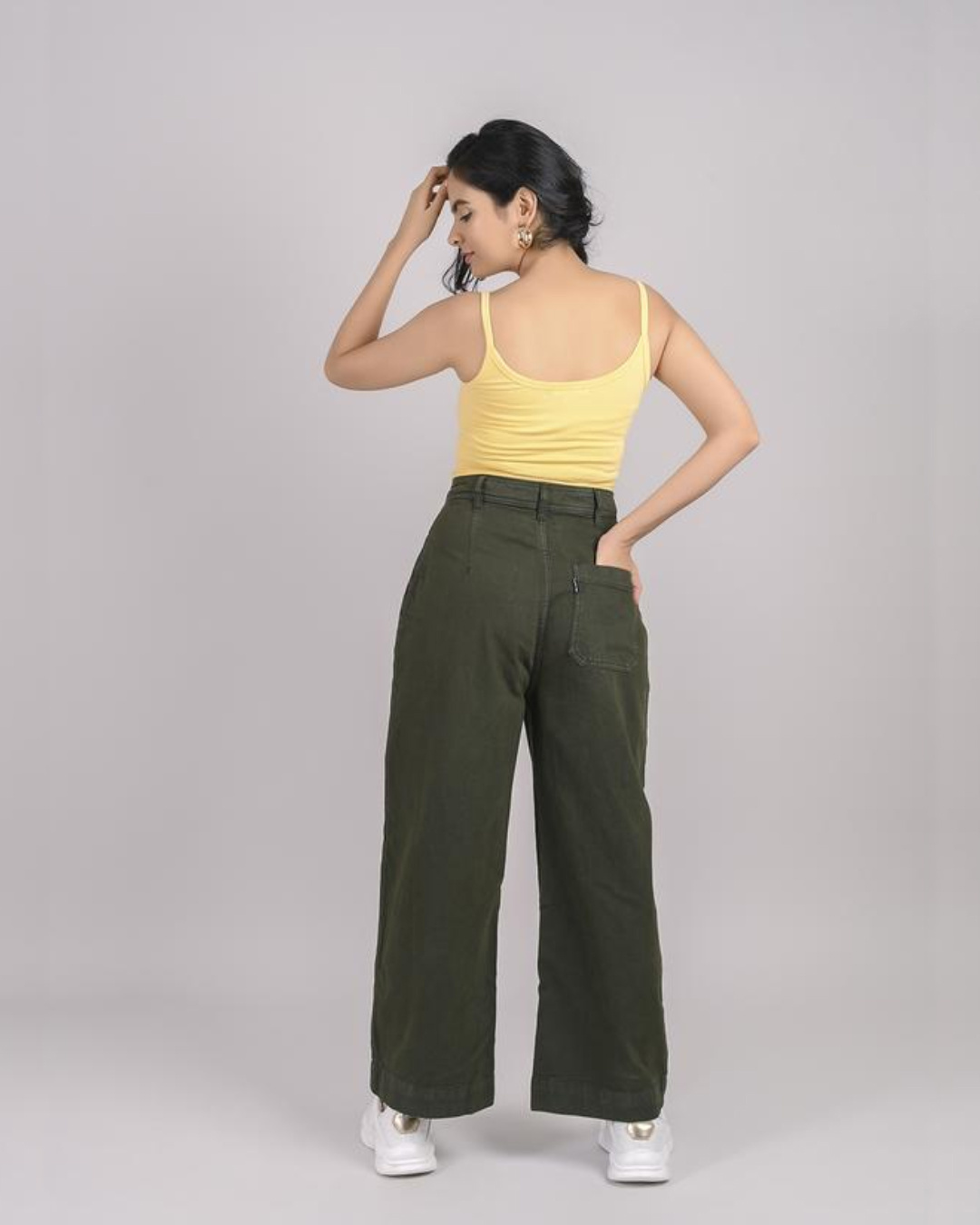 Shop Women Green Solid Straight Fit Jeans-Back