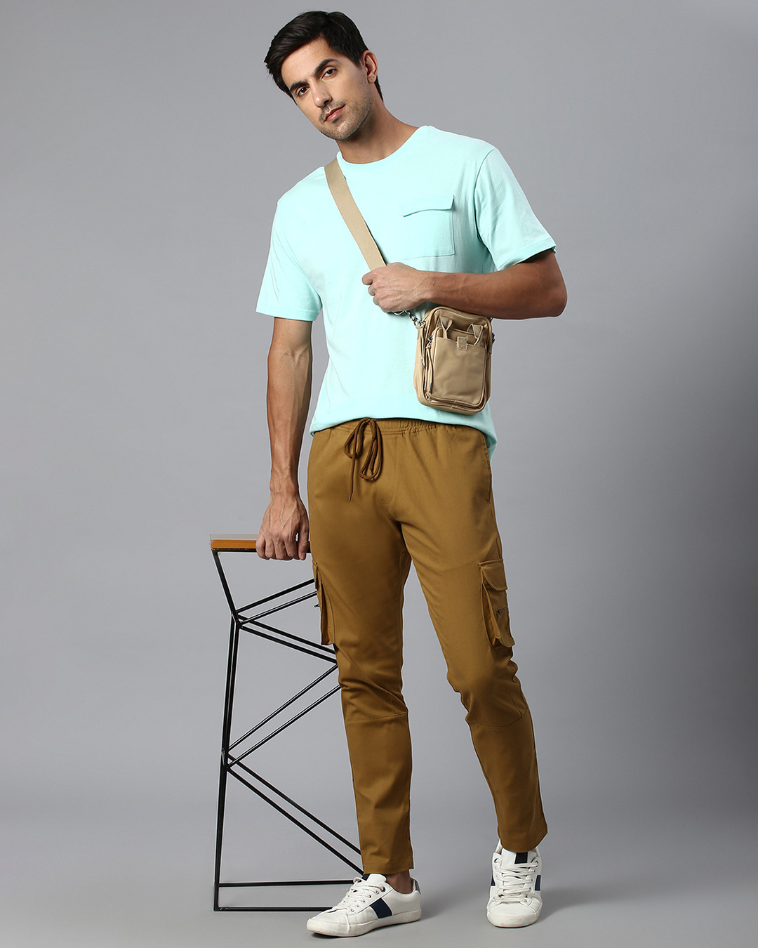 Buy Men's Beige Cargo Trousers Online at Bewakoof