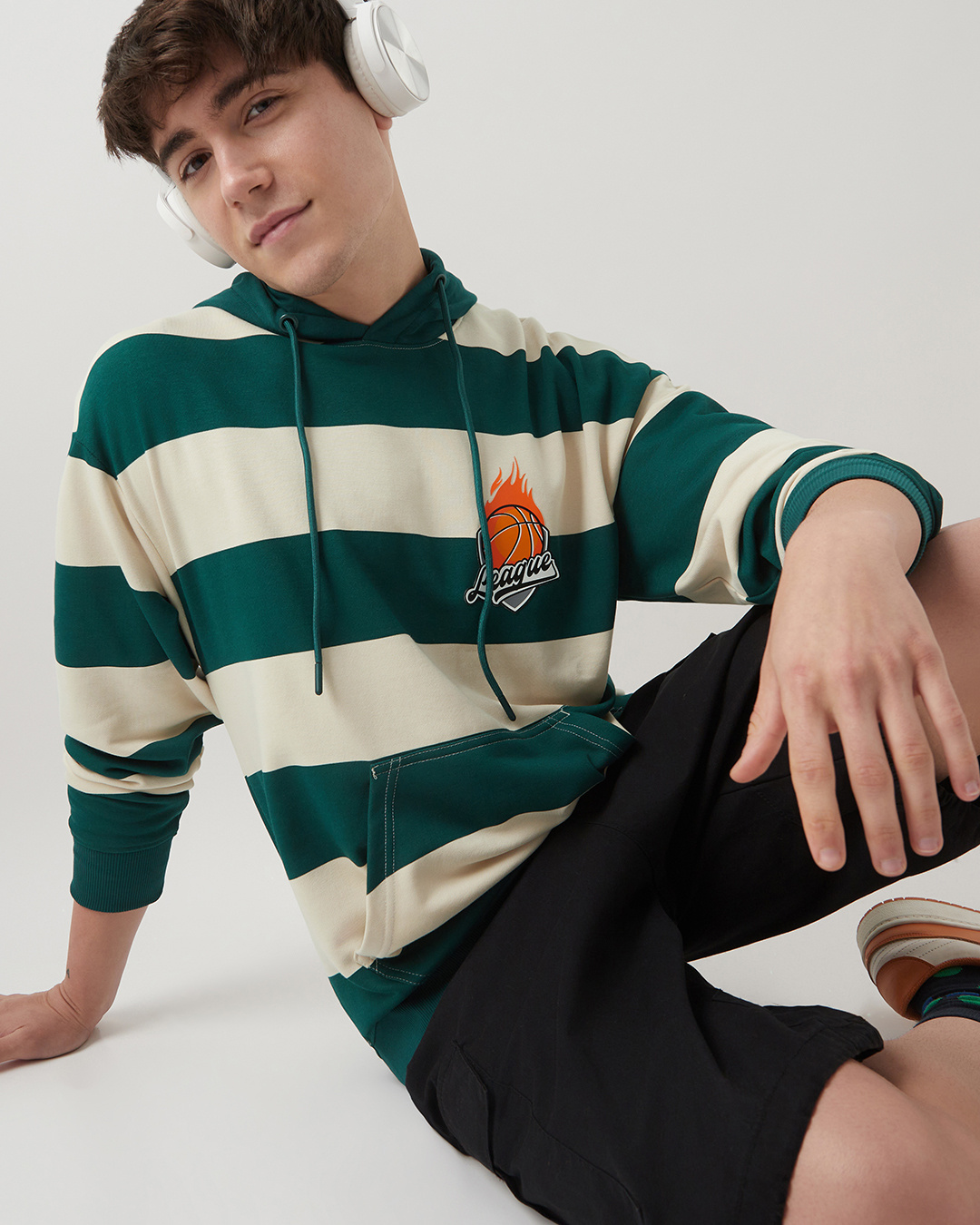 Oversized Pull with Green and Ecru Stripes