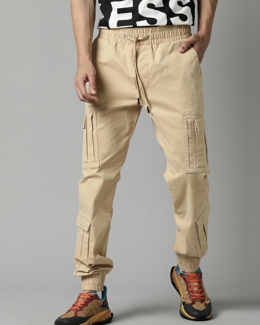 Buy Men's Beige Slim Fit Cargo Trousers Online at Bewakoof