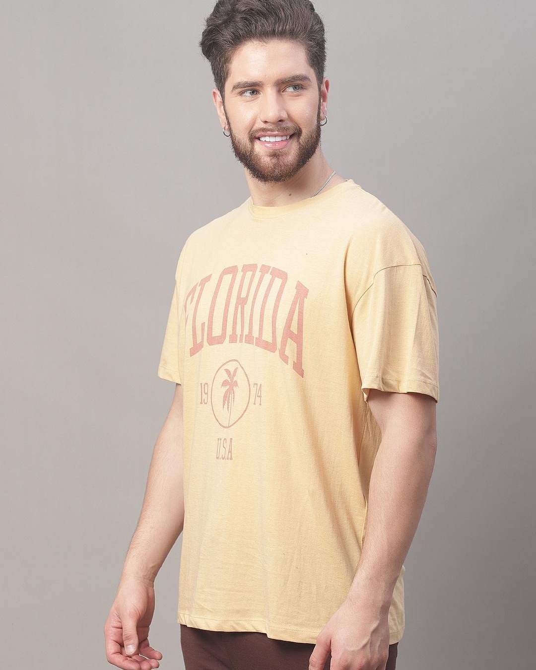 Buy Mens Beige Typography Super Loose Fit T Shirt Online At Bewakoof 4642