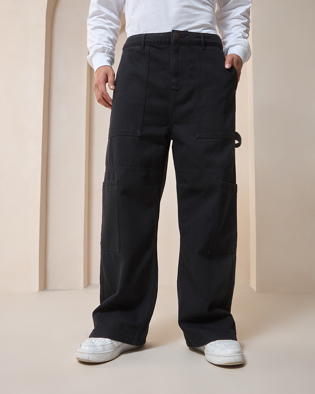 Buy Men's Black Baggy Straight Fit Carpenter Jeans Online at Bewakoof
