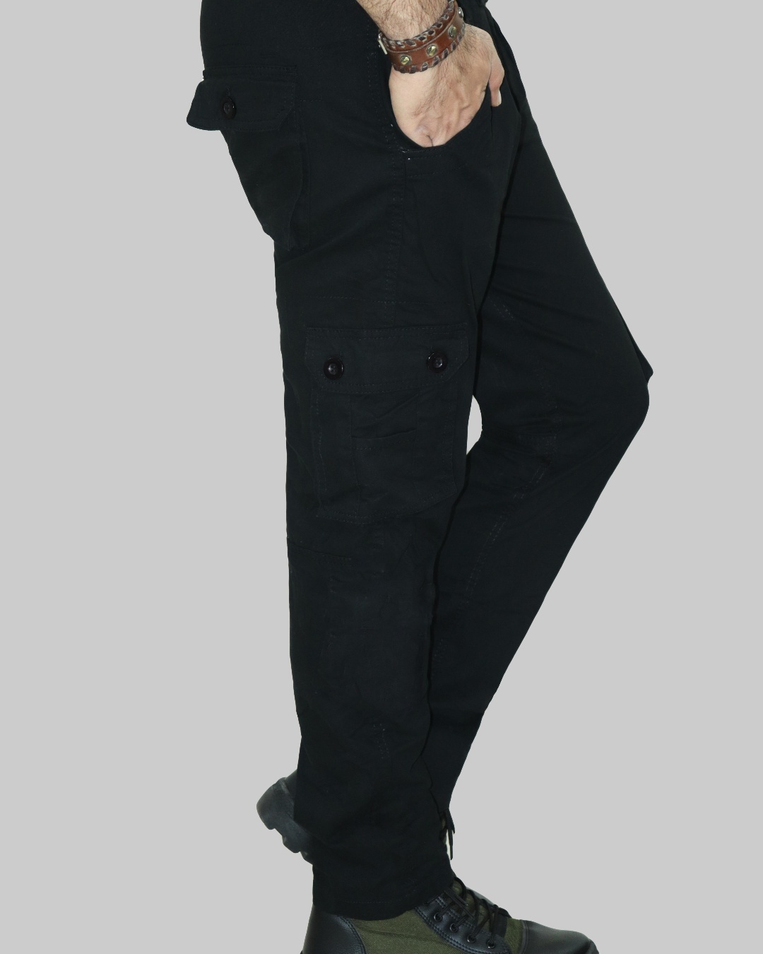 Buy Men's Black Cargo Pants Online at Bewakoof