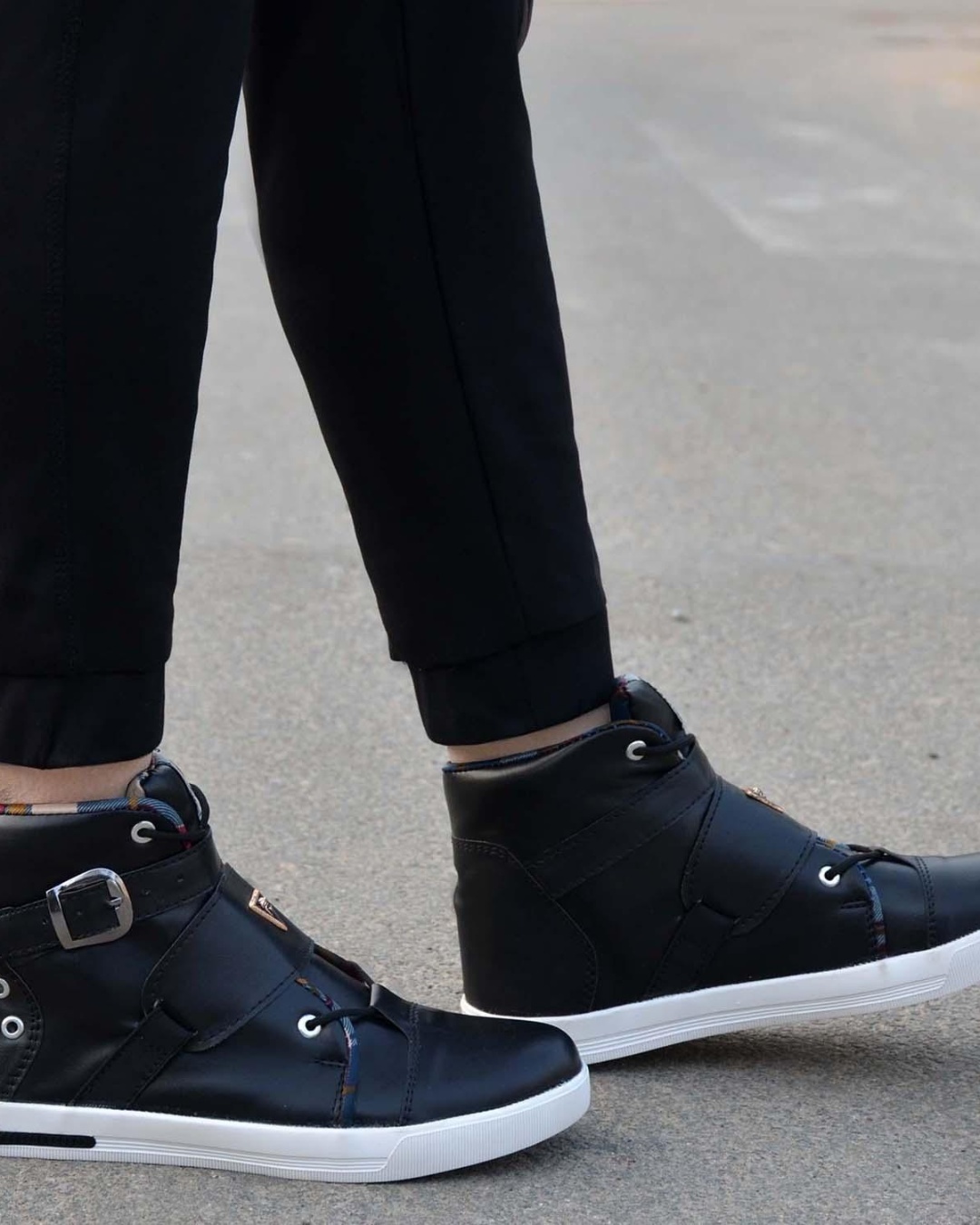 Buy Men's Black Casual Shoes Online in India at Bewakoof