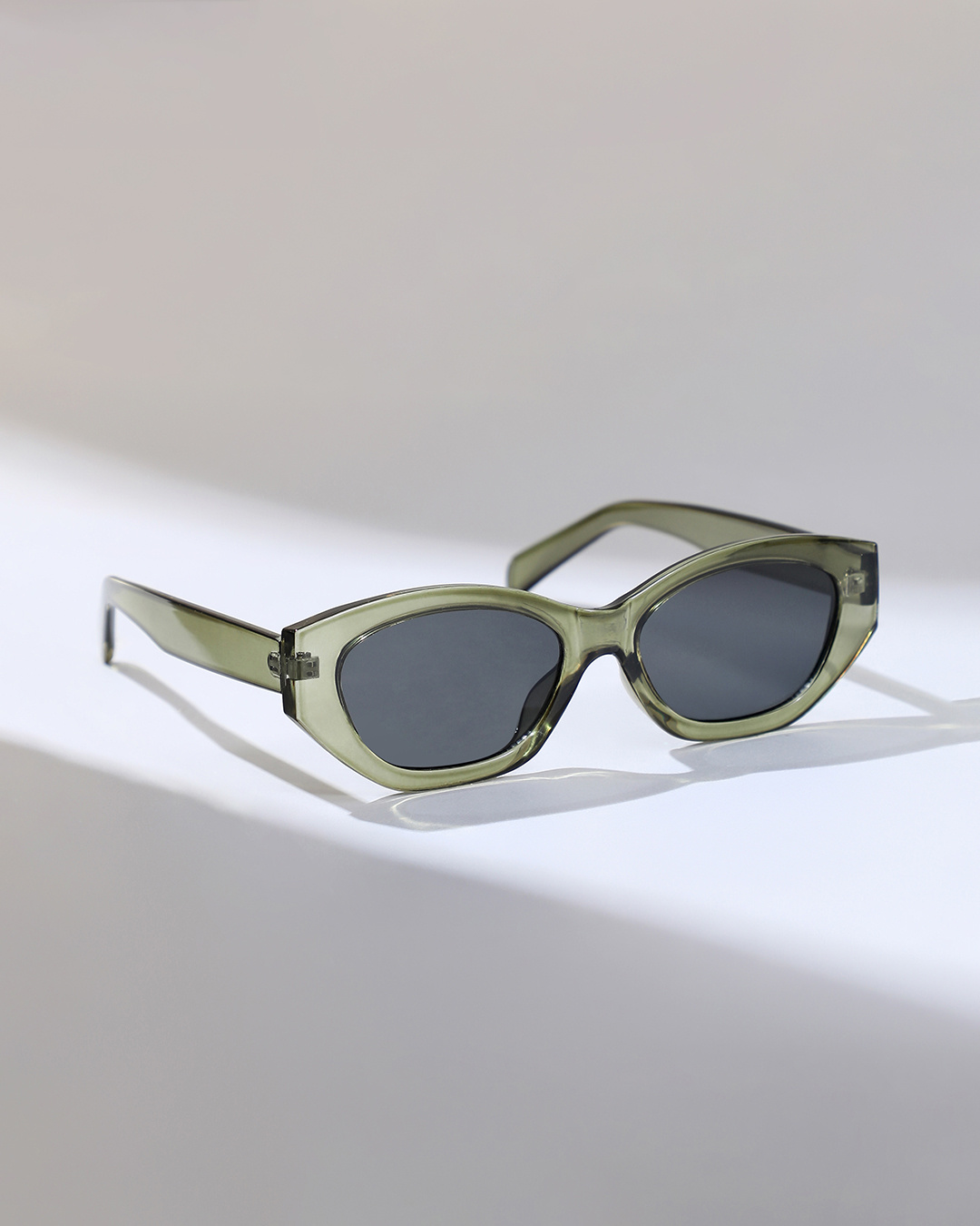 Shop Men's Black Cateye Polarised Lens Sunglasses-Back