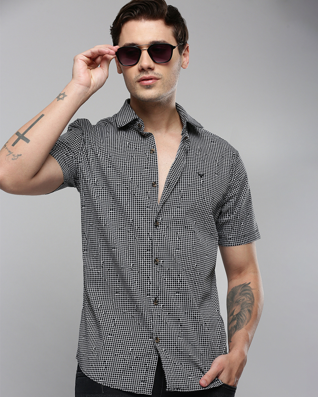 Men's Black Spread Collar Checked Slim Fit Shirt
