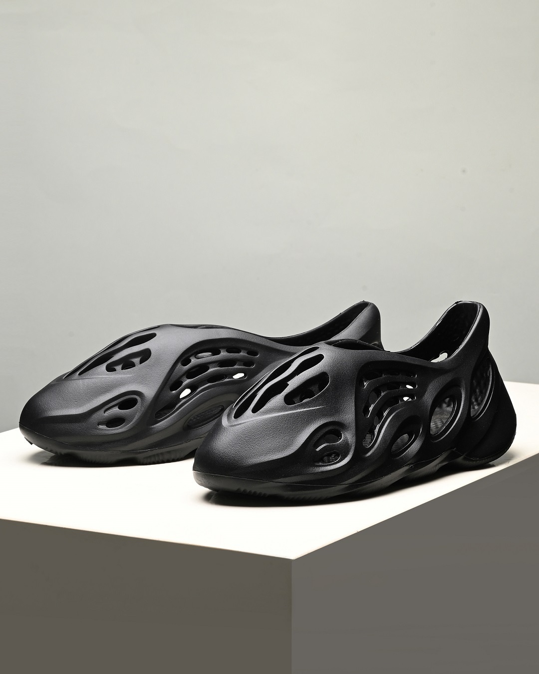 Buy Men's Black Sandals Online in India at Bewakoof