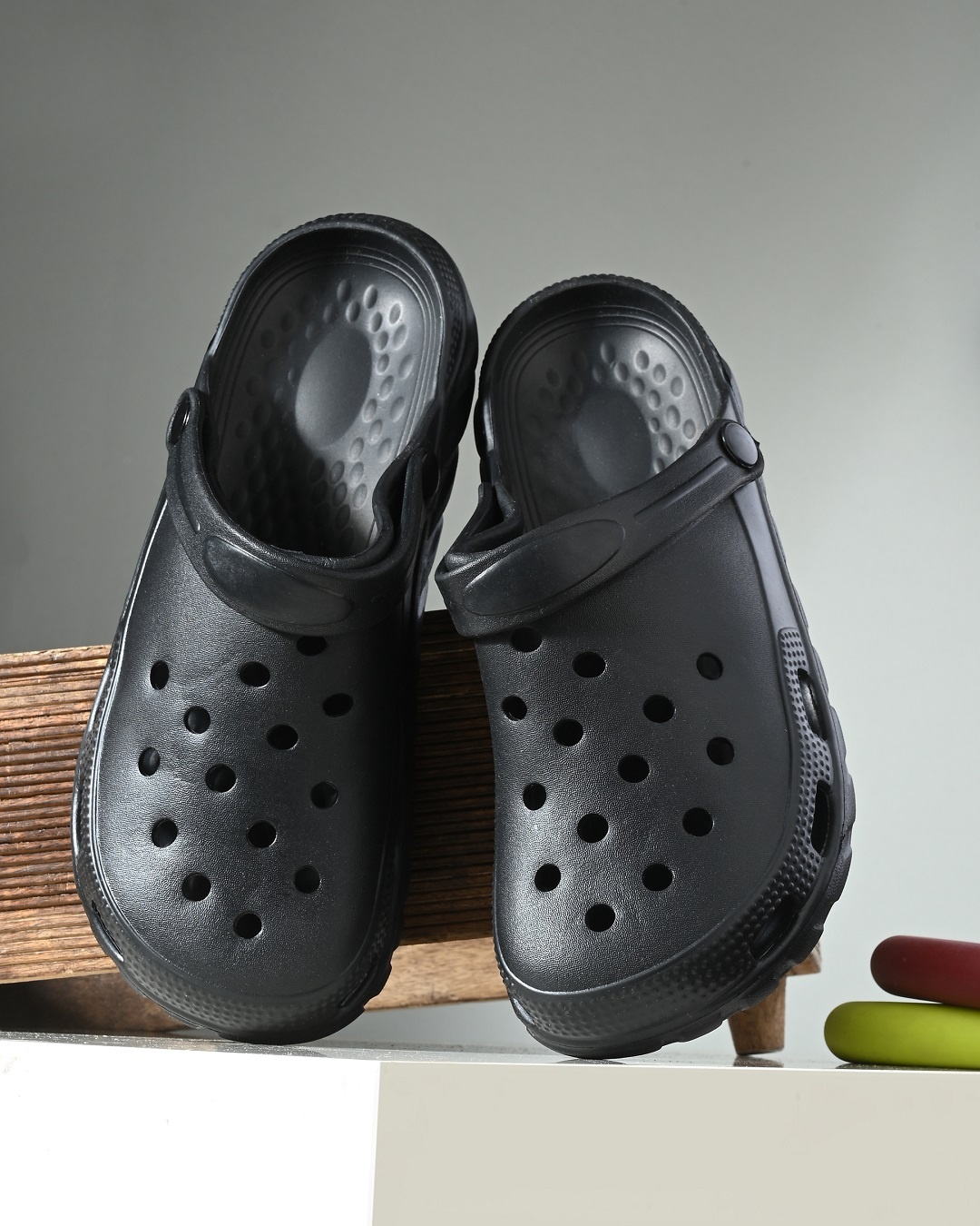 mens black leather clogs