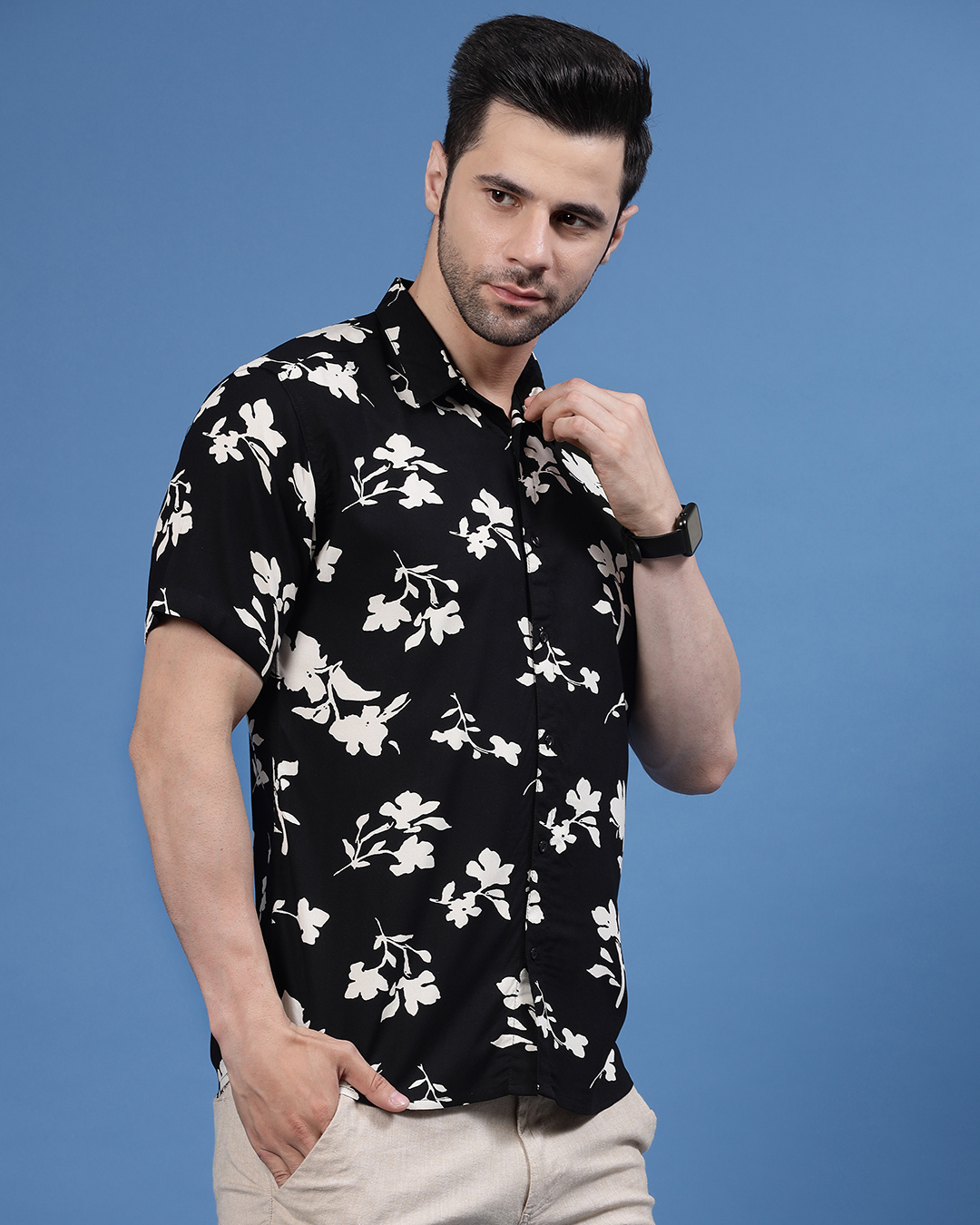 Buy Men's Black Floral Printed Slim Fit Shirt Online at Bewakoof