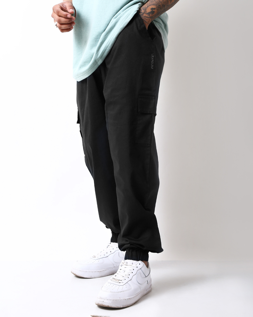 Buy Men's Black Loose Comfort Fit Harem Cargo Joggers Online at Bewakoof