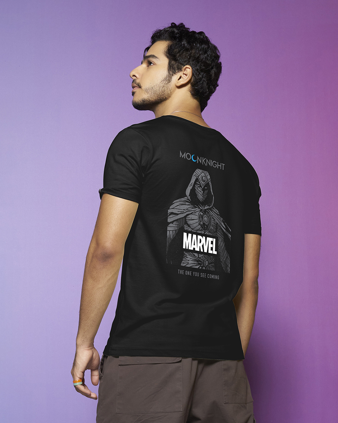 Black marvel store t shirt