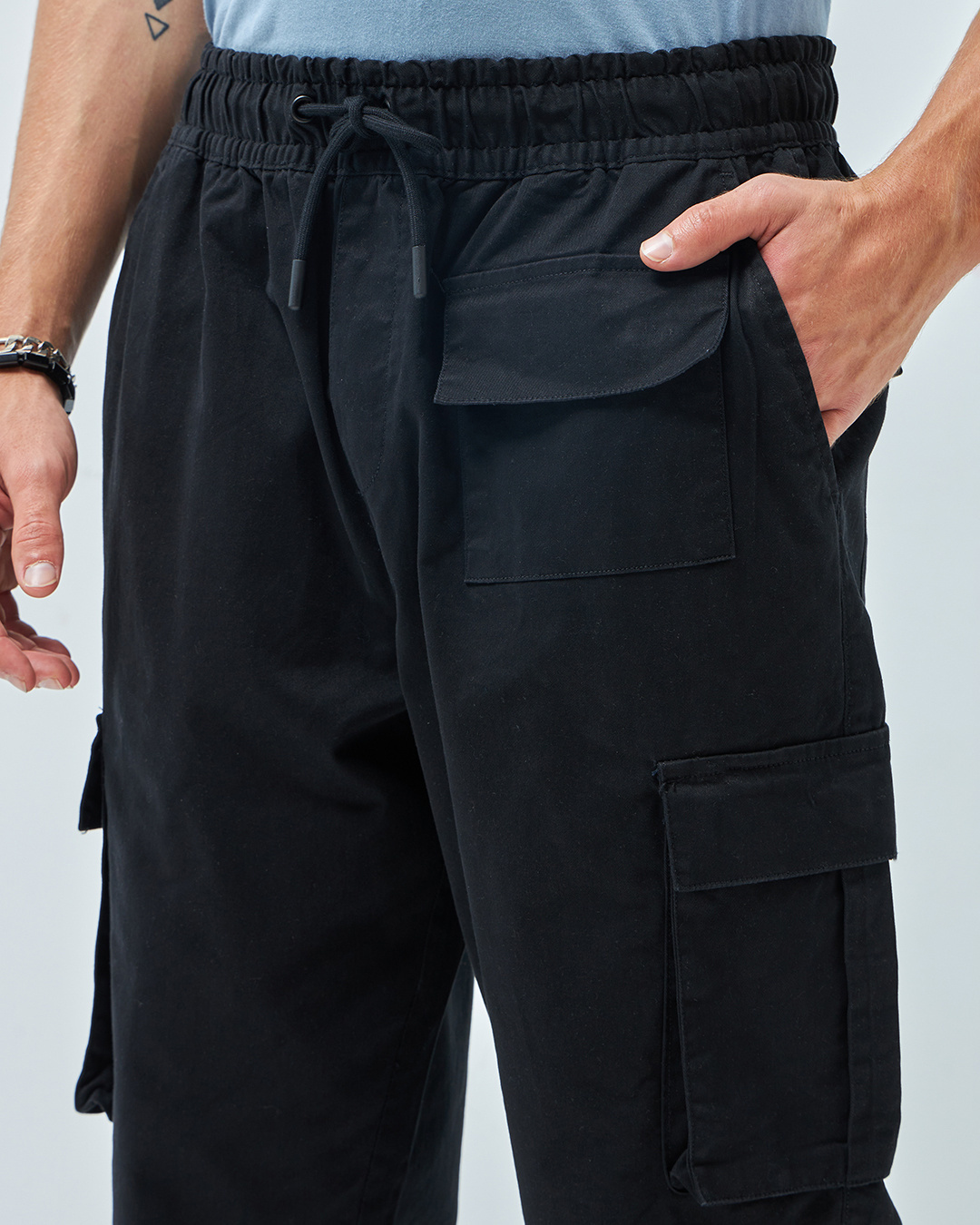 Buy Men's Black Oversized Cargo Pants Online at Bewakoof