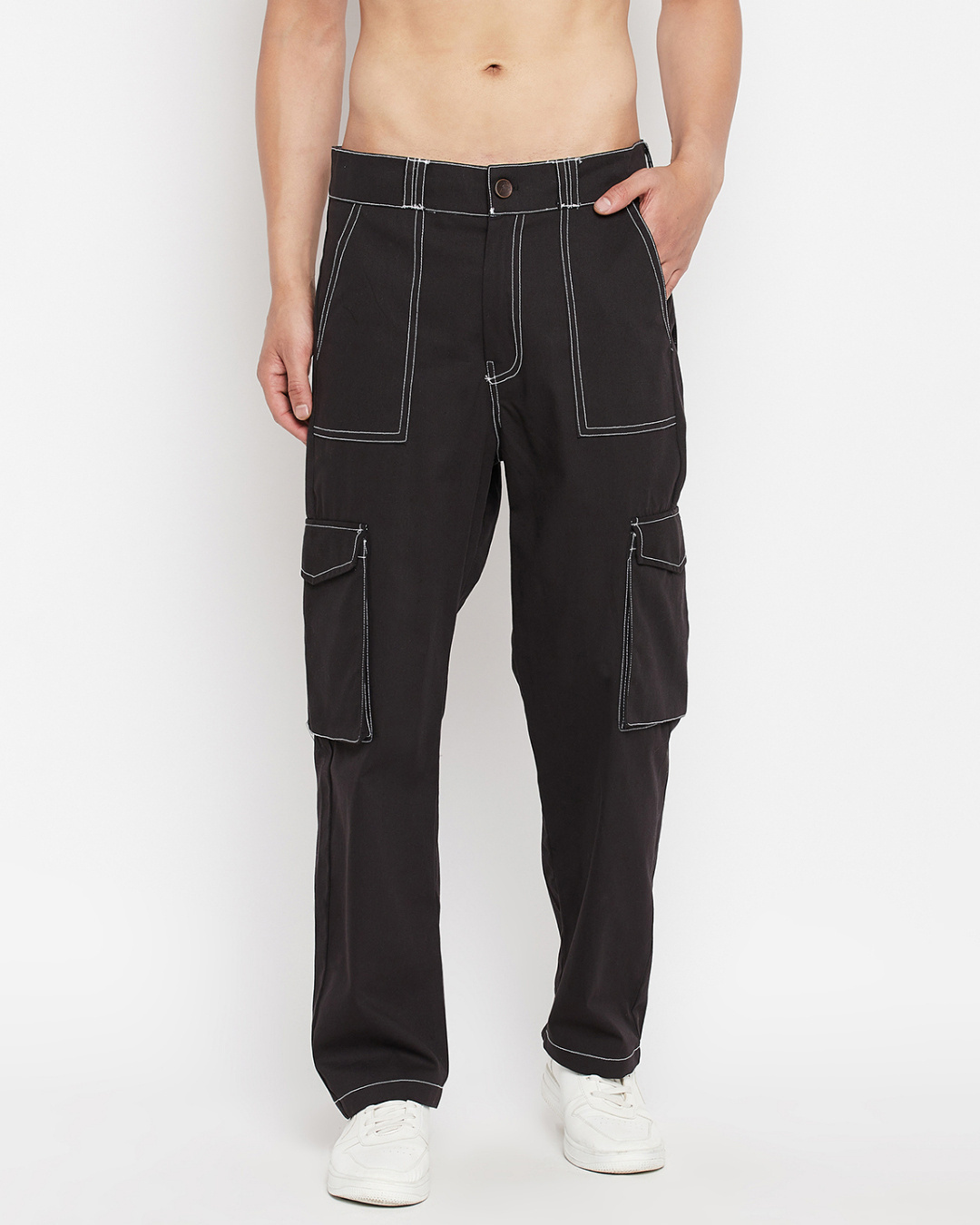 Buy Men's Black Oversized Cotton Cargo Pants Online at Bewakoof