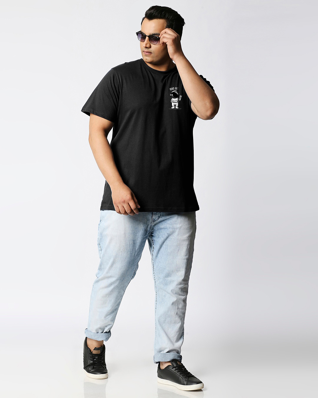 Shop Men's Black Peace Out Astronaut Graphic Printed Plus Size T-shirt-Back
