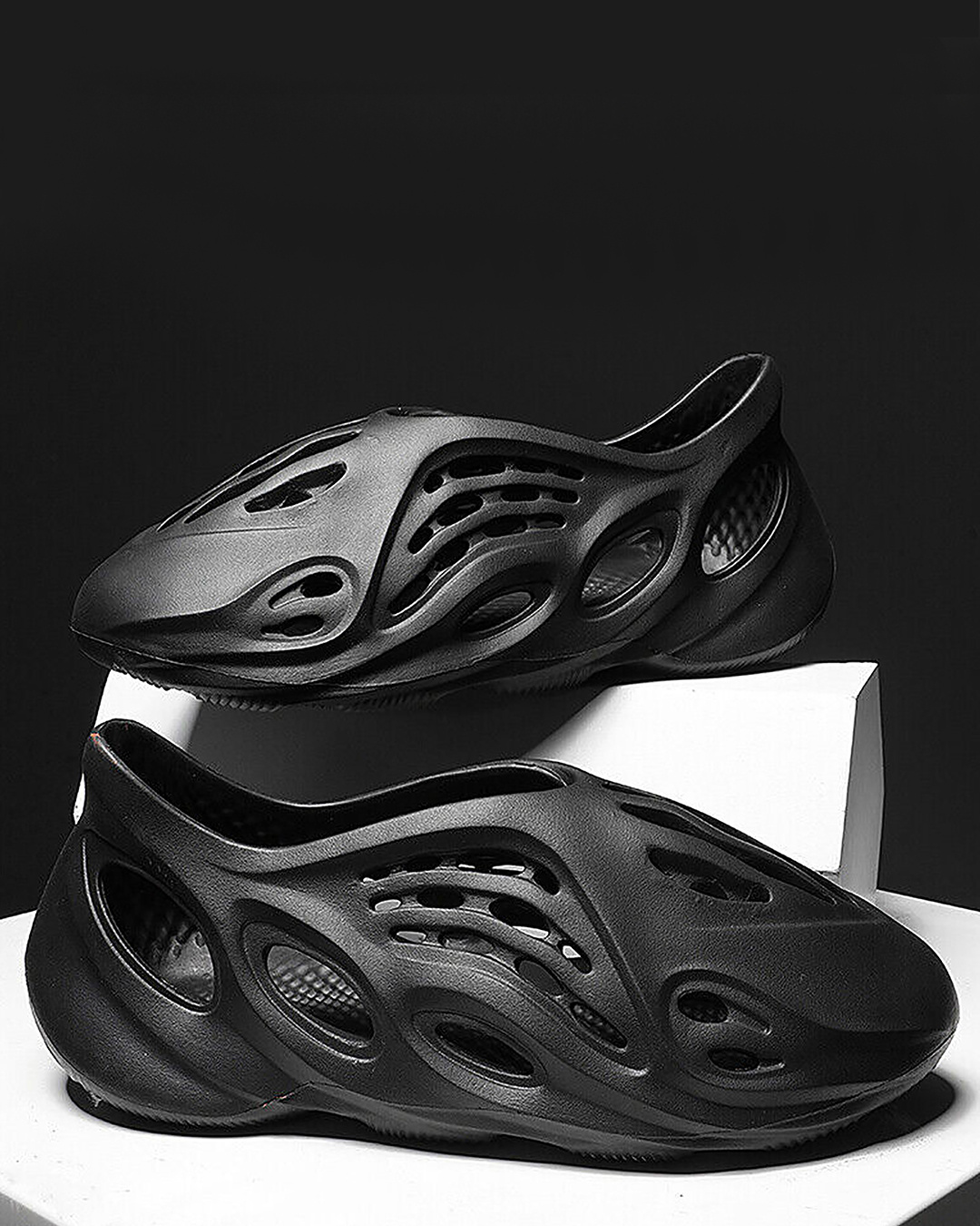 mens black sandals amazon