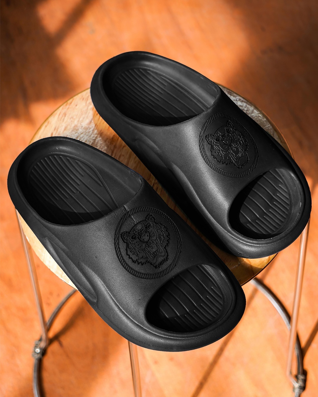 mens black sliders