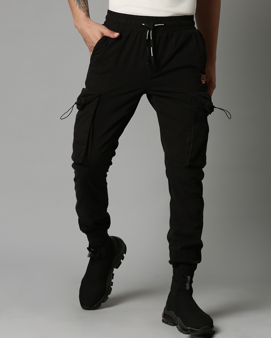 mens black nike cargo joggers