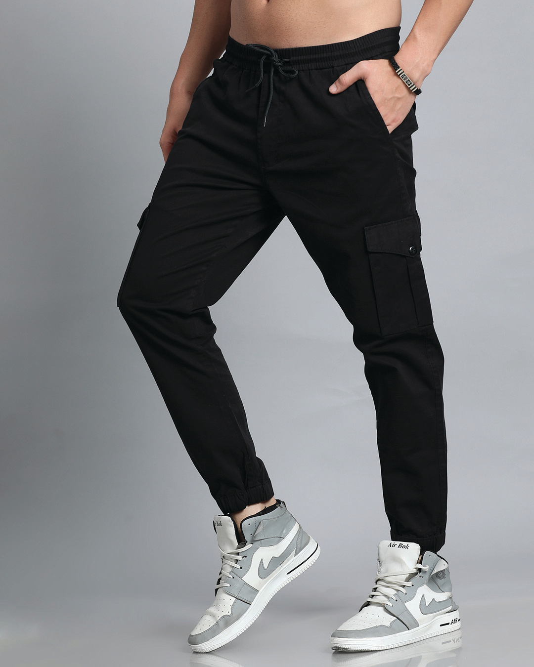 Buy Men's Black Slim Fit Cargo Joggers Online at Bewakoof