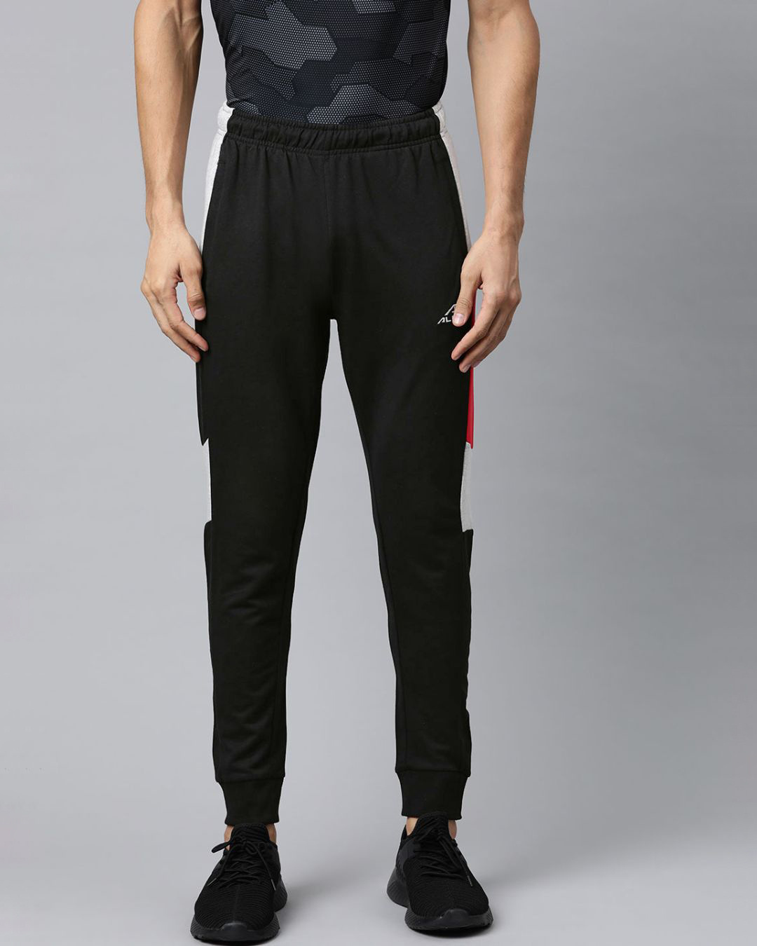 Buy Men's Black Solid Slim Fit Joggers Online at Bewakoof