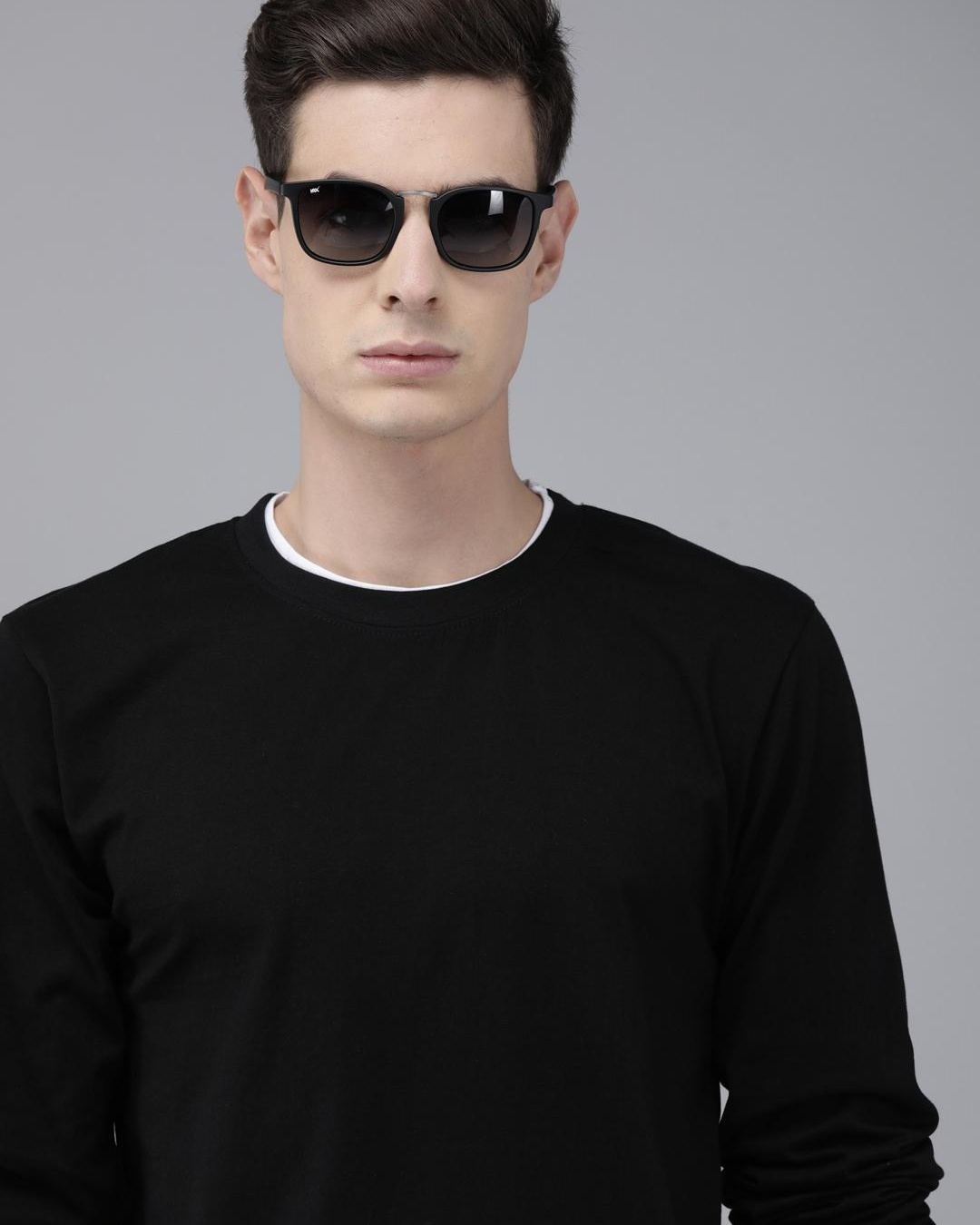 Buy Men's Black Tshirt Online at Bewakoof
