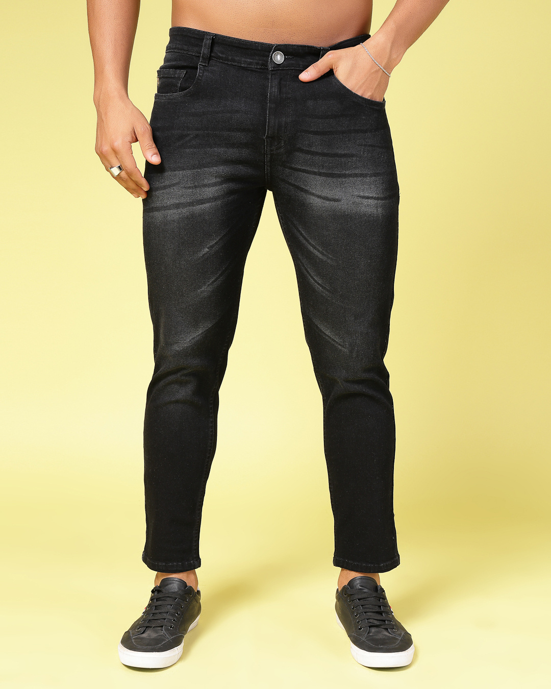 Buy Men's Black Washed Tapered Fit Jeans Online in India at Bewakoof
