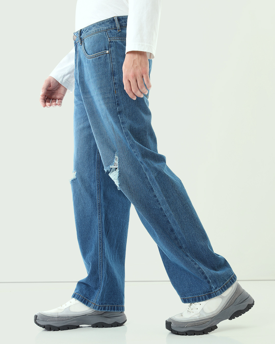 Buy Men's Blue Baggy Straight Fit Ditsressed Jeans Online at Bewakoof