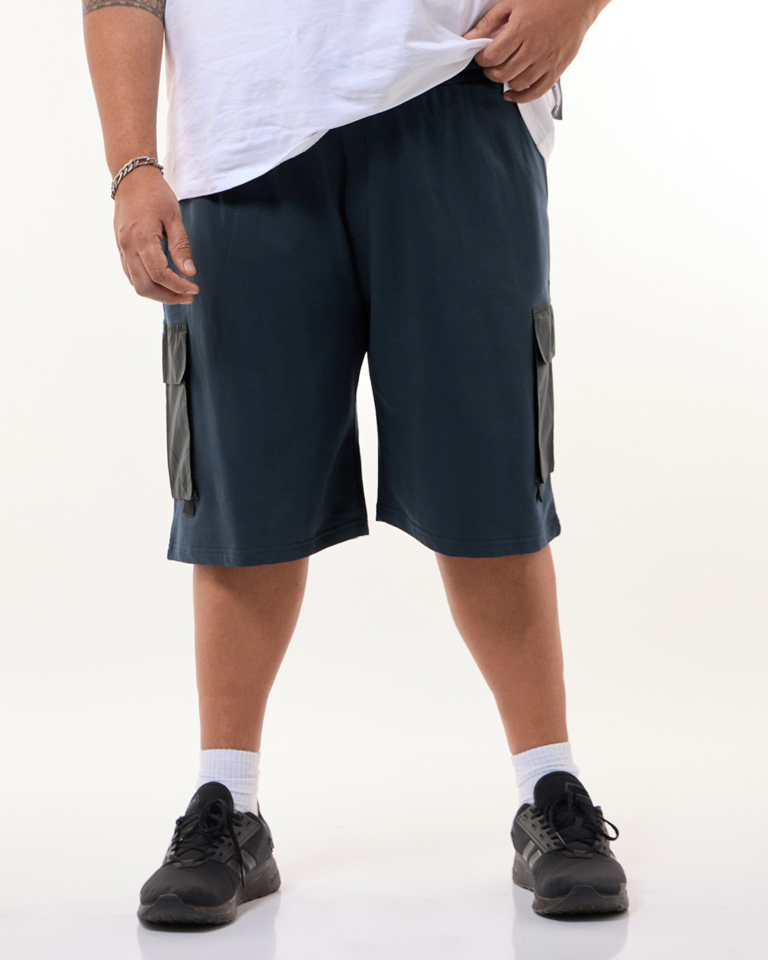 Shop Men's Blue Color Block Oversized Plus Size Cargo Shorts-Back