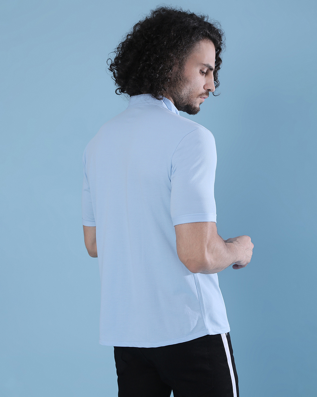 Shop Men's Blue Solid Regular Fit Shirt-Back