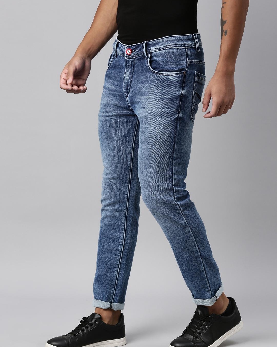 Buy Men's Blue Tapered Fit Jeans Online at Bewakoof