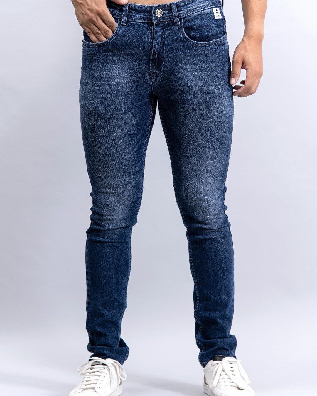 Buy Men's Blue Washed Jeans Online at Bewakoof