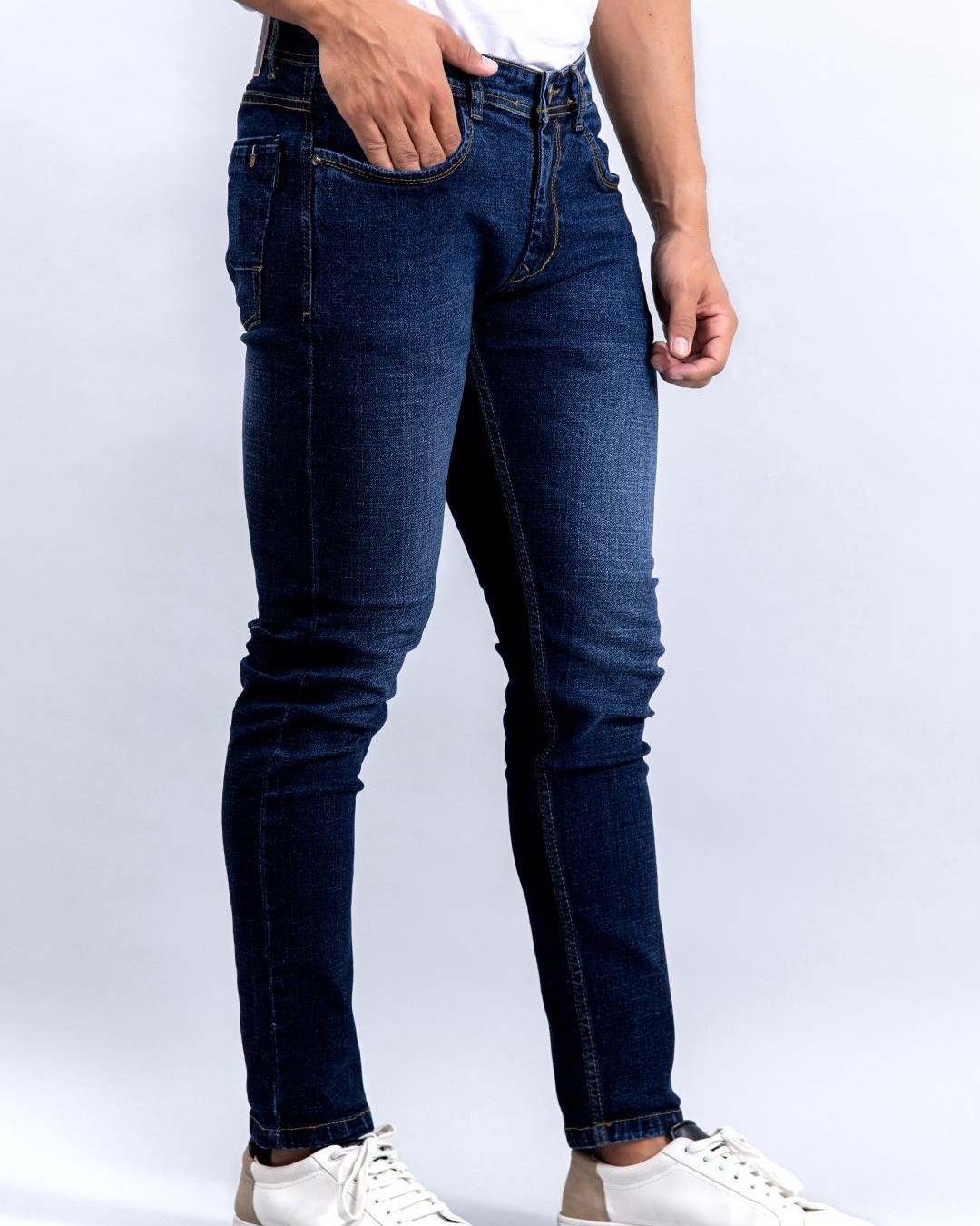 Buy Men's Blue Washed Jeans for Men Online at Bewakoof