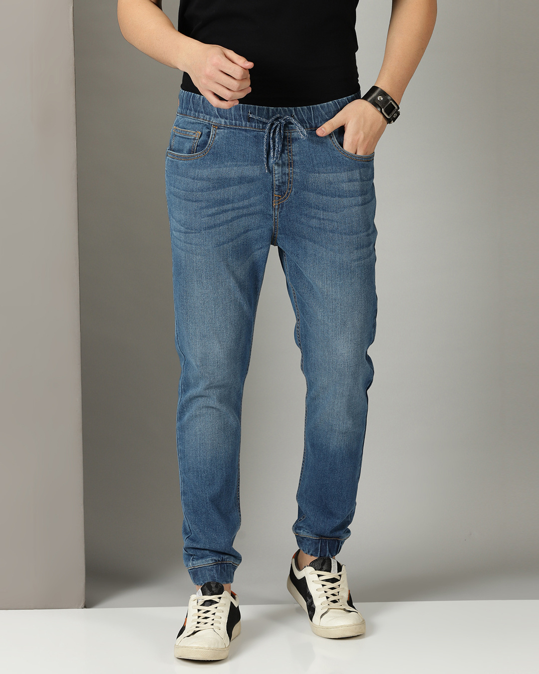 Buy Men's Blue Washed Jogger Jeans Online at Bewakoof