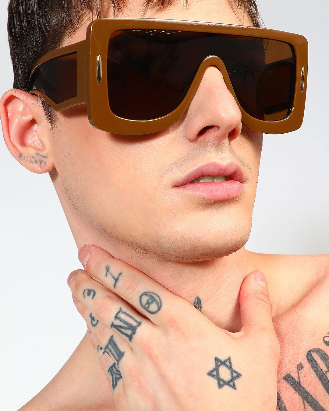 Shop Men's Brown Oversized Polarised Lens Sunglasses-Back