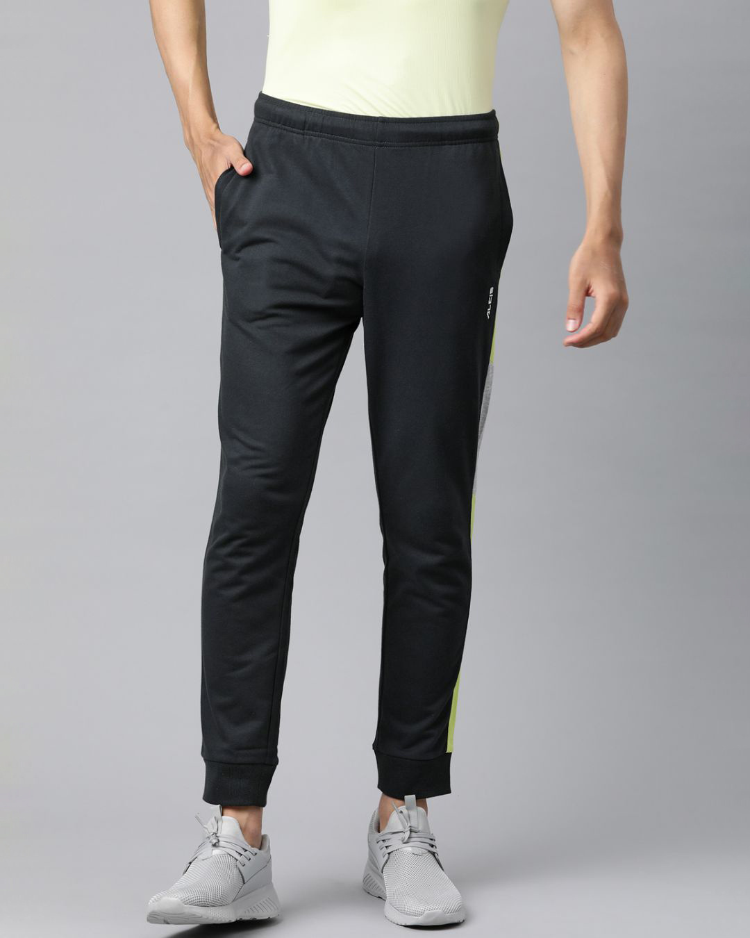 Buy Men's Charcoal Grey Solid Slim Fit Joggers for Men Online at Bewakoof