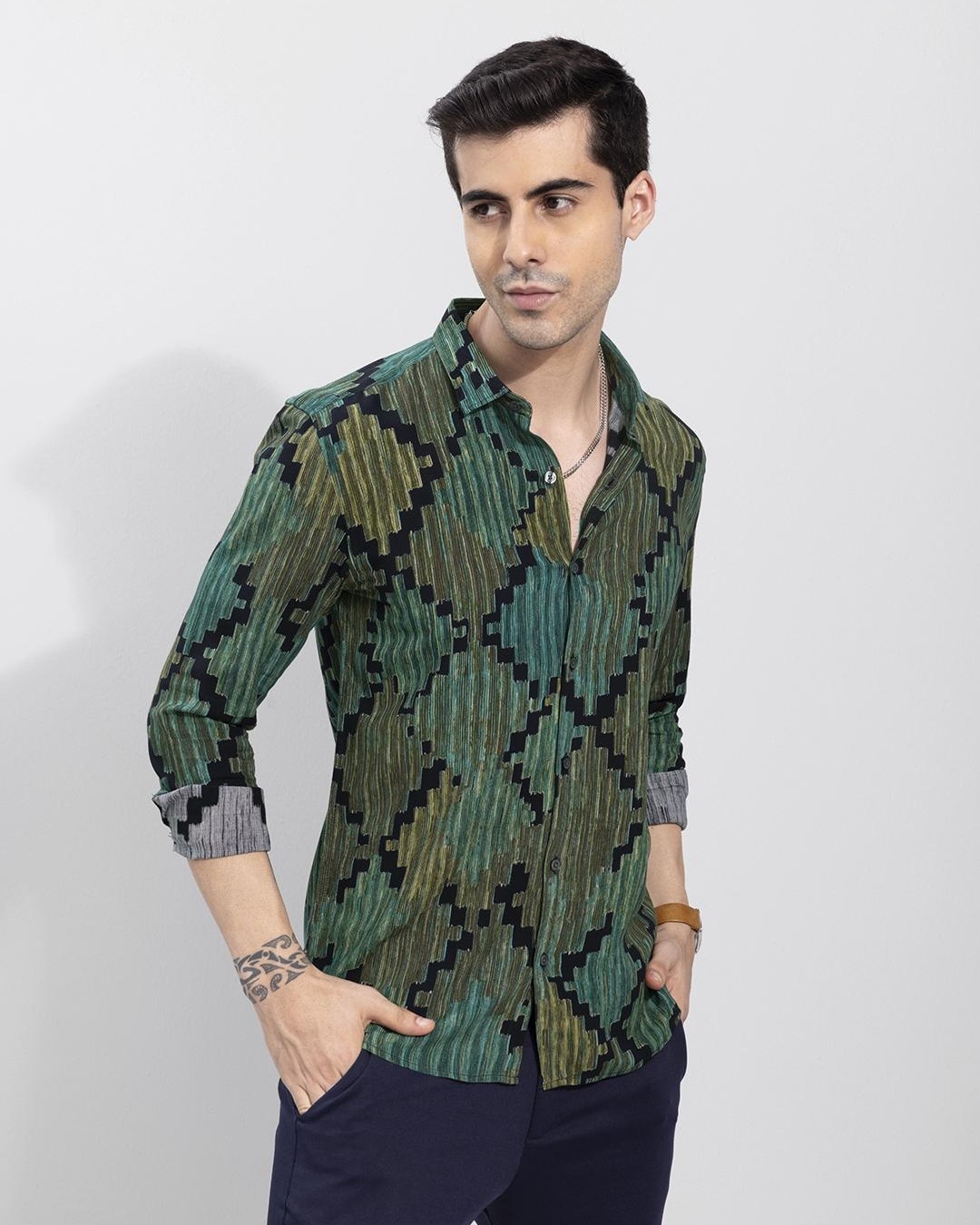 Buy Men's Green Geometric Printed Slim Fit Shirt Online at Bewakoof
