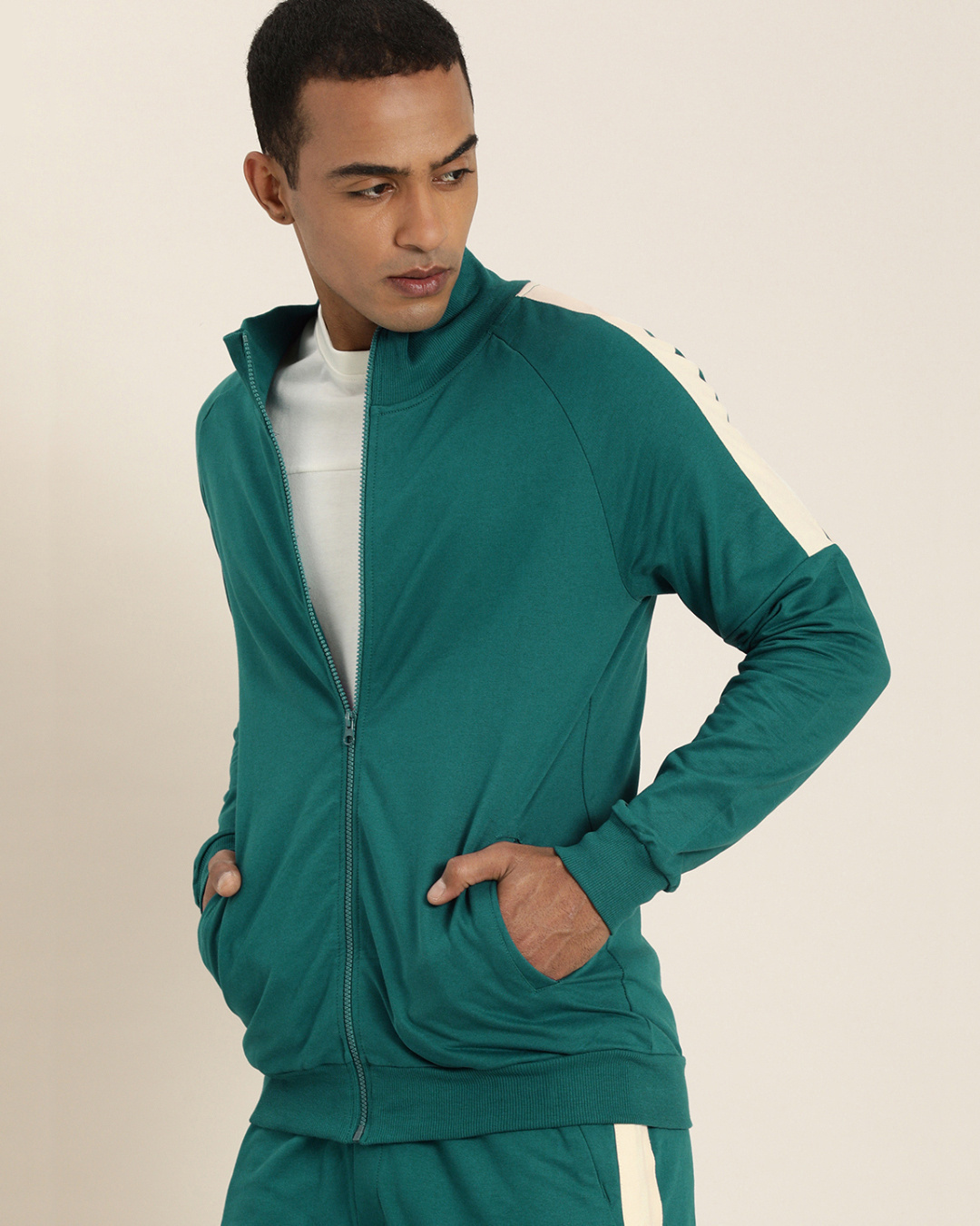 Shop Men's Green Regular Fit Sweatshirt-Back
