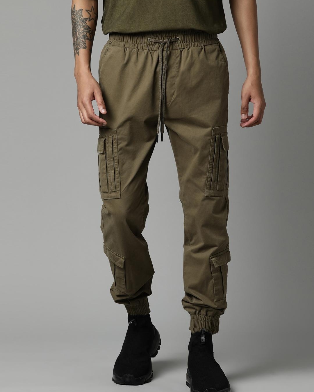 Buy Men's Green Slim Fit Cargo Trousers Online at Bewakoof