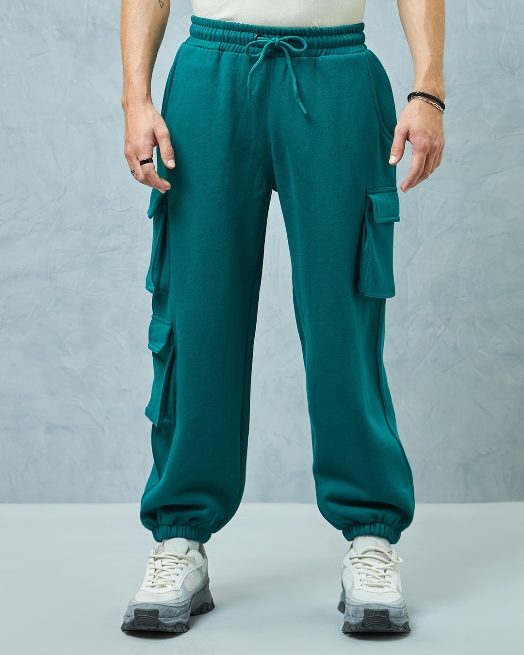 Buy Men's Green Super Loose Fit Cargo Joggers Online at Bewakoof