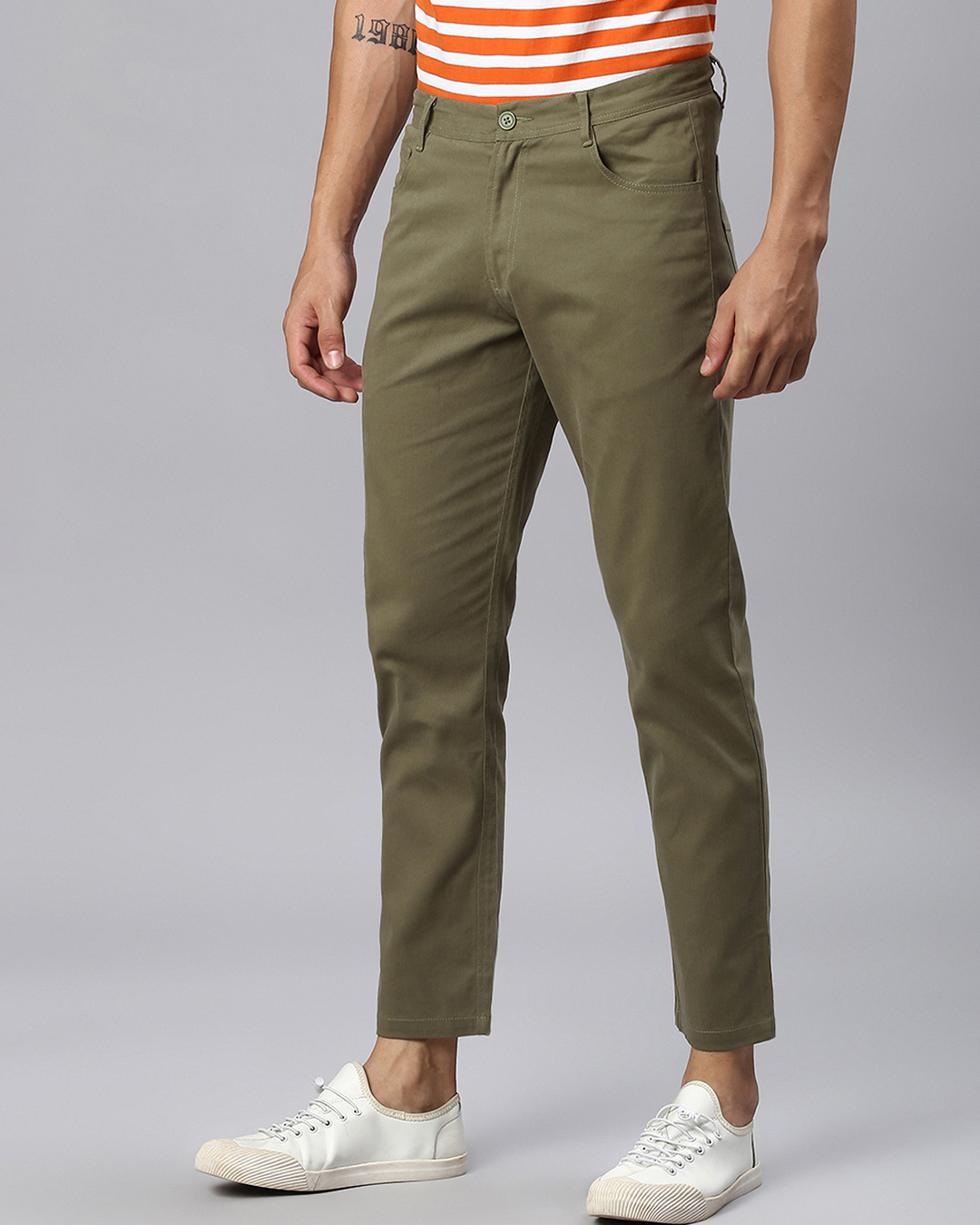 Buy Men's Green Tapered Fit Chinos Online at Bewakoof