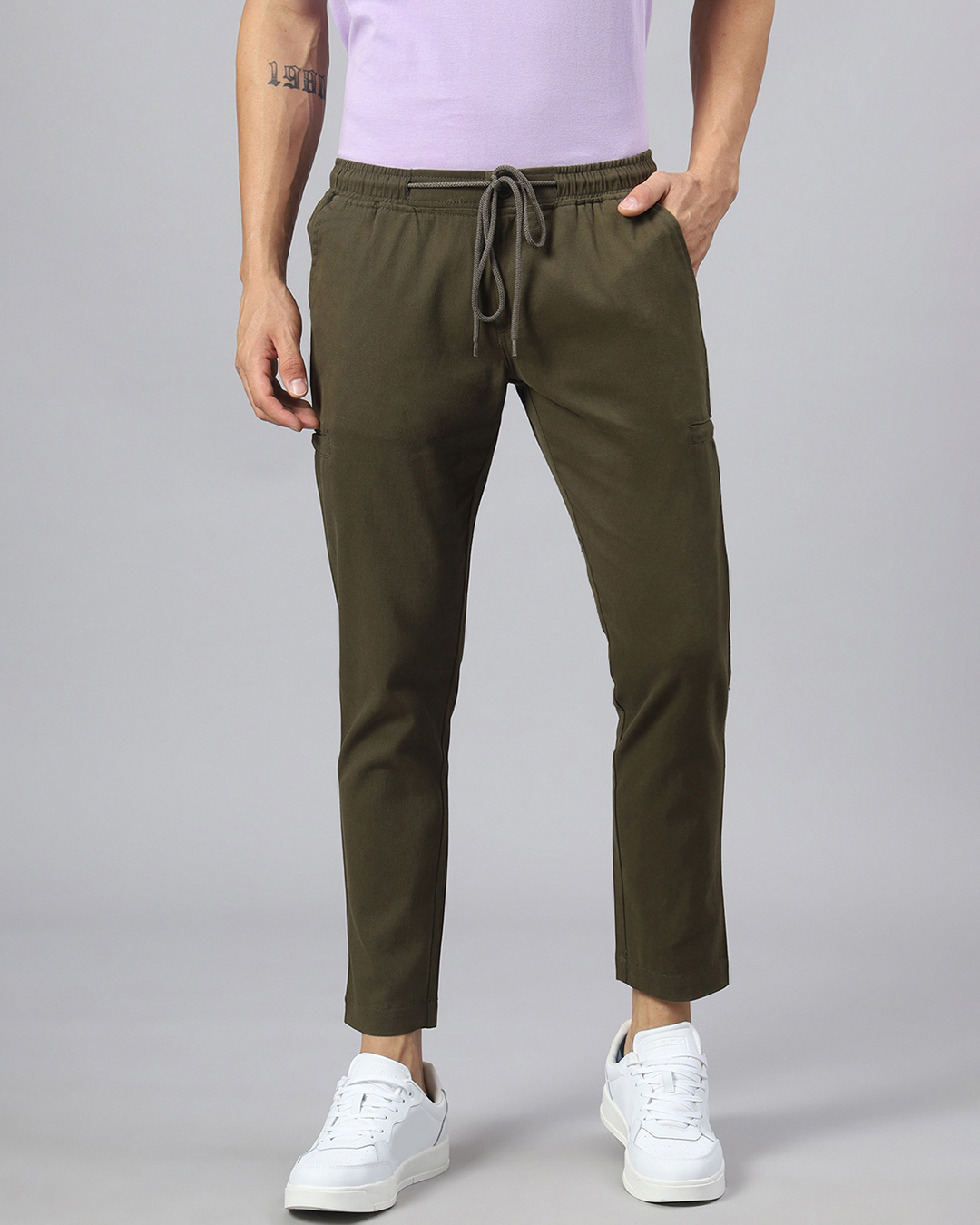 Buy Men's Green Tapered Fit Chinos Online at Bewakoof