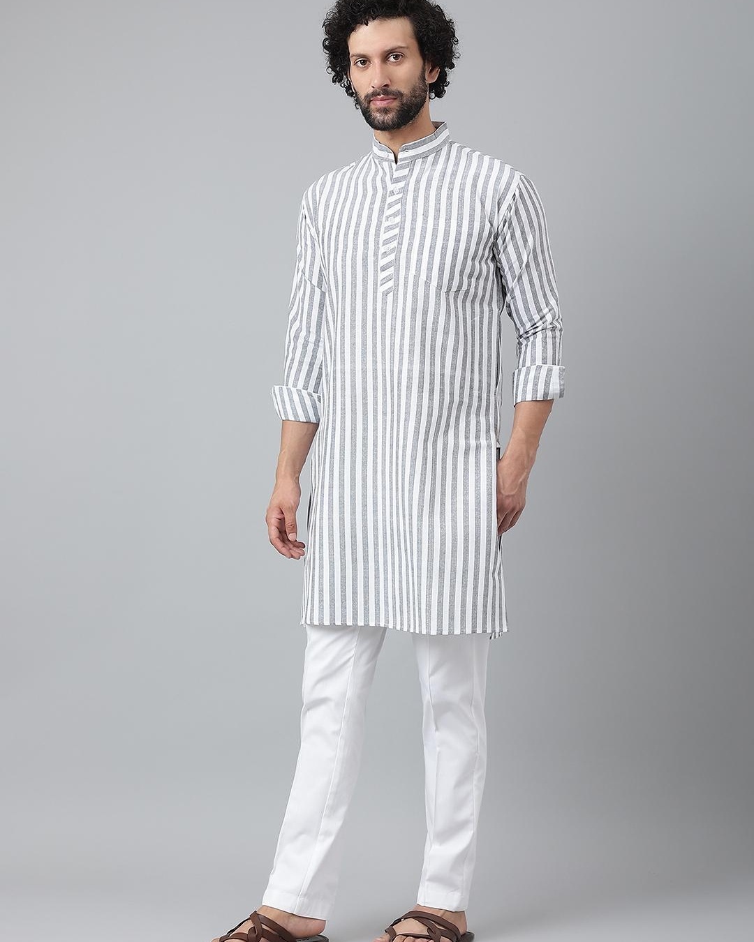 Men Grey & White Self Design Kurta With Pyjamas