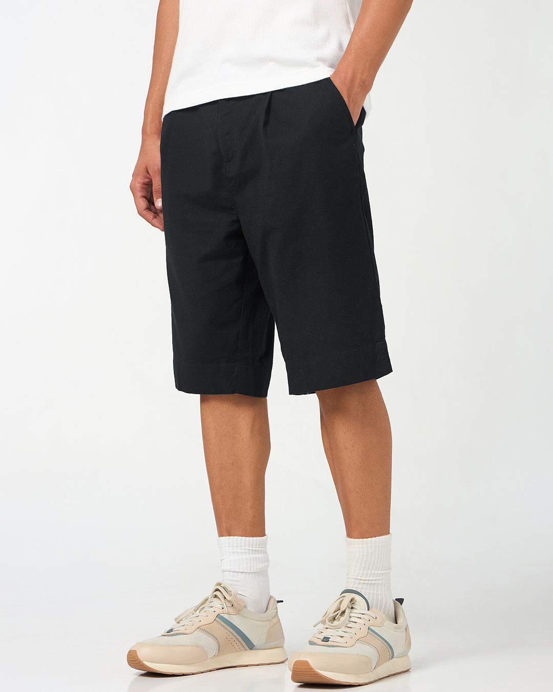 Shop Men's Jet Black Oversized Cotton Linen Shorts-Back